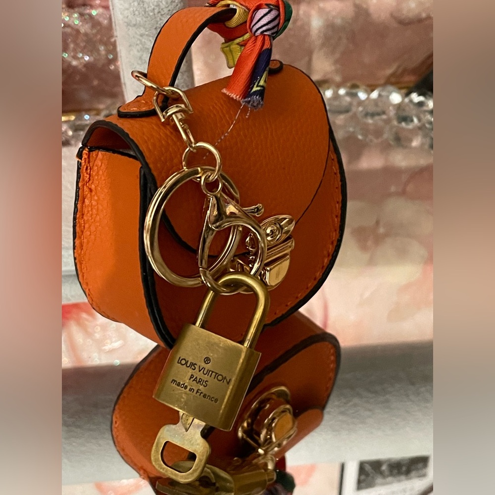 Louis Vuitton lock and key #313 with Orange Designer Mini Bag Charm - Picture 2 of 5